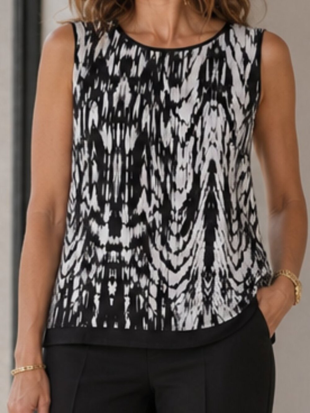 Violet + Claire Sleeveless Abstract Layered Work Blouse Top Womens Medium